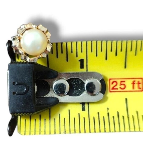 Vintage Sarah Coventry Clip On Earrings Gold Tone Faux Pearl - Picture 7 of 7